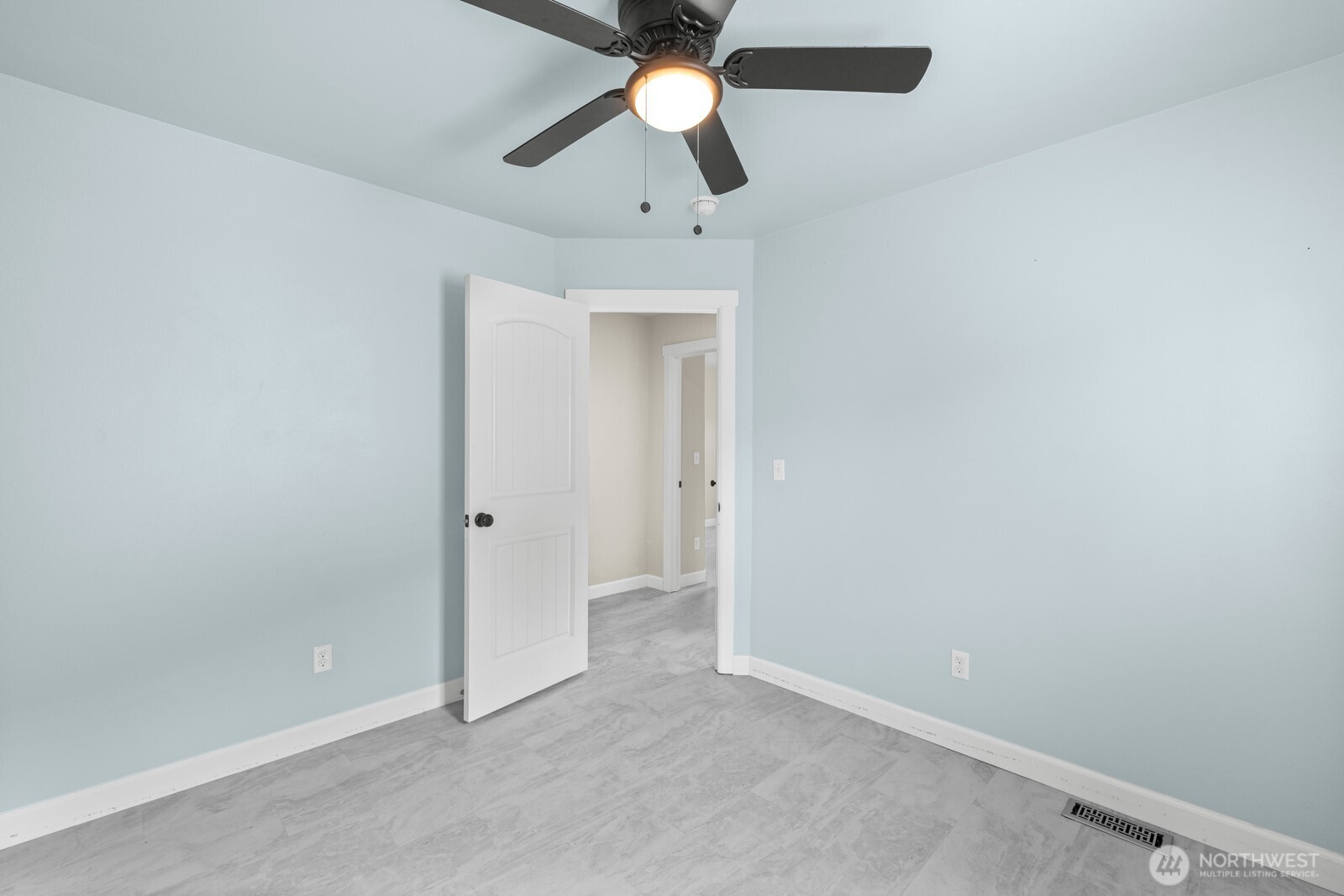 3815 Southlake Drive SE