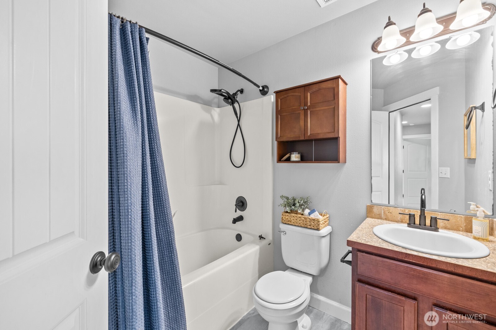 3815 Southlake Drive SE