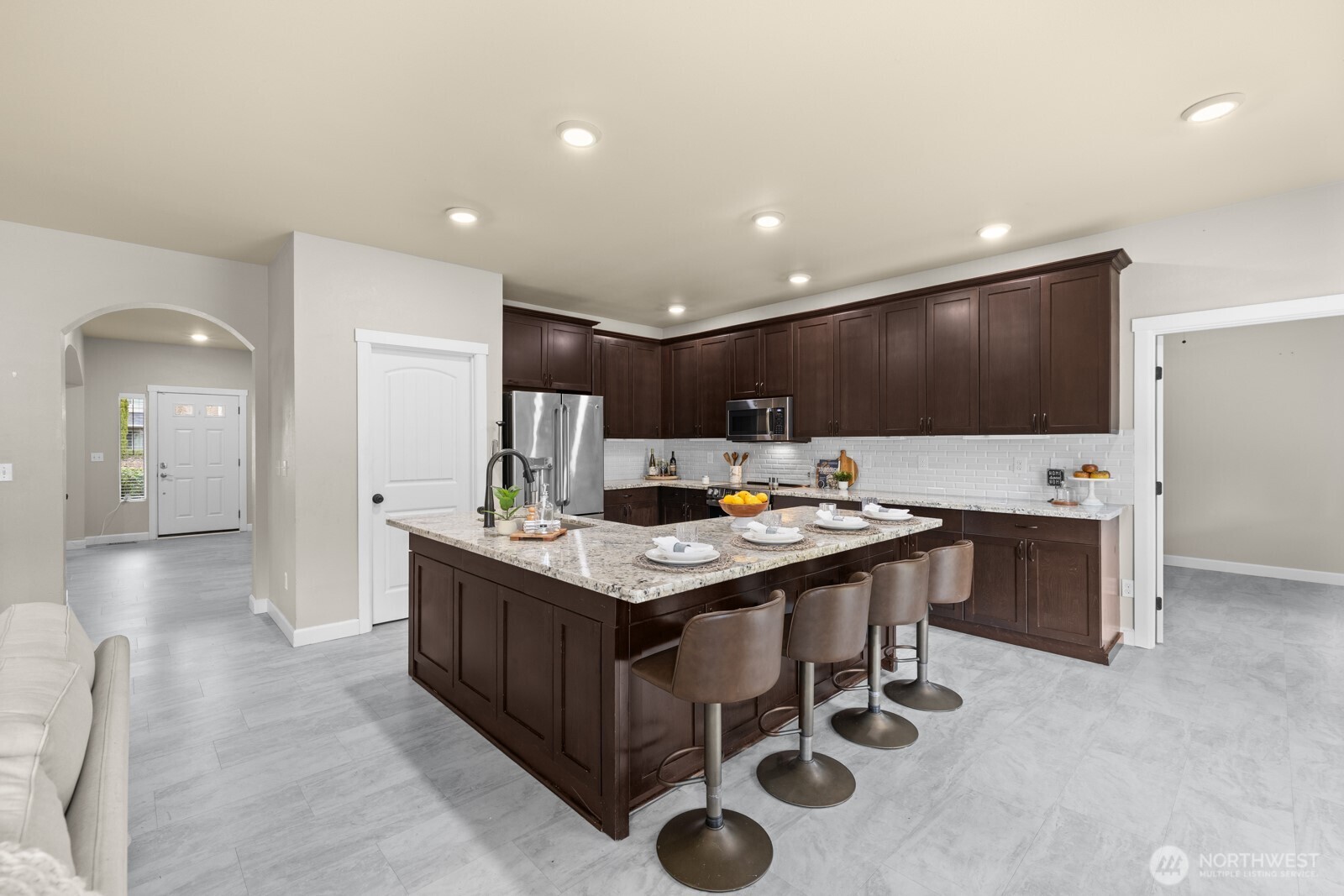 3815 Southlake Drive SE