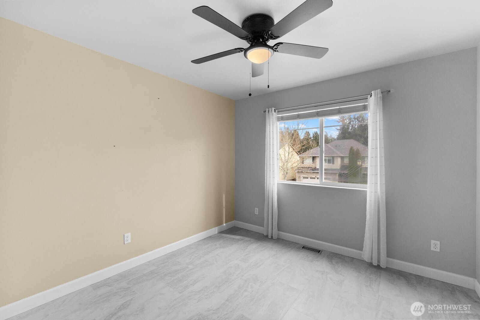 3815 Southlake Drive SE