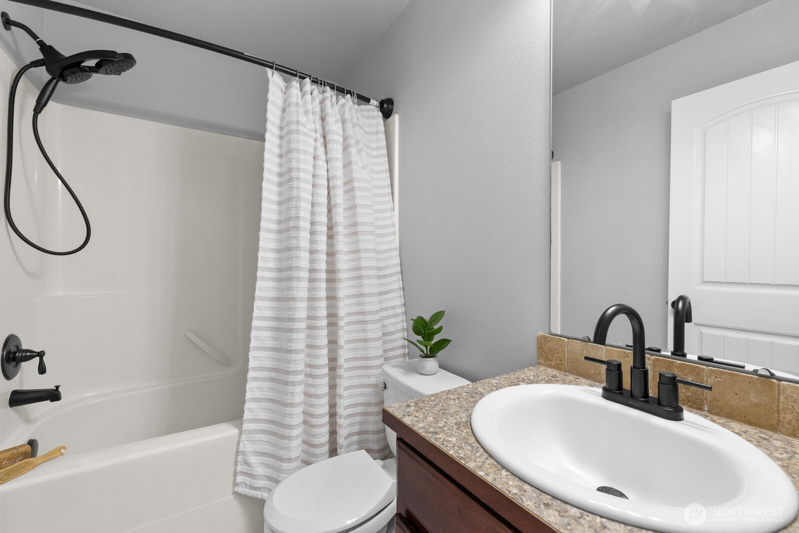 3815 Southlake Drive SE