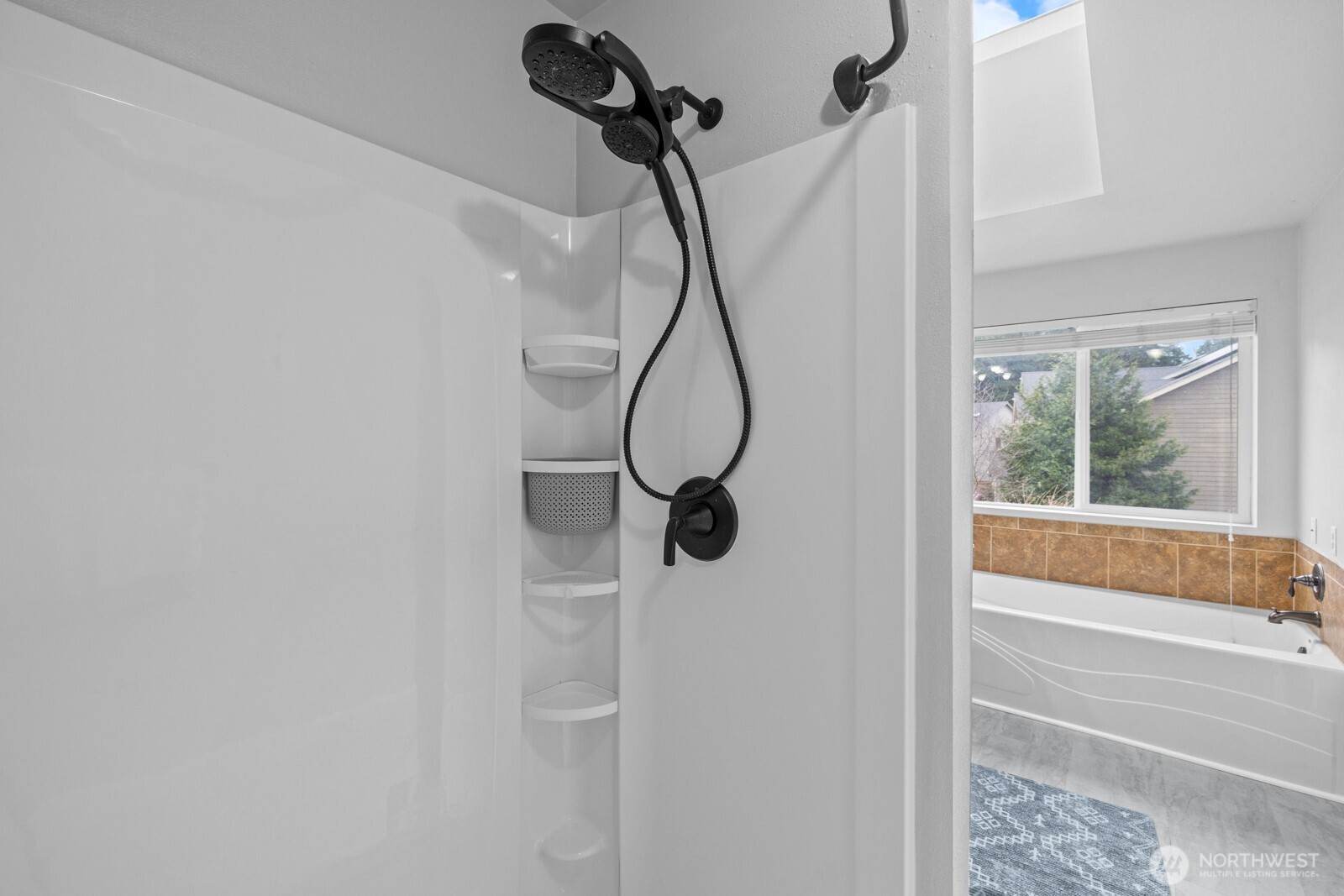 3815 Southlake Drive SE