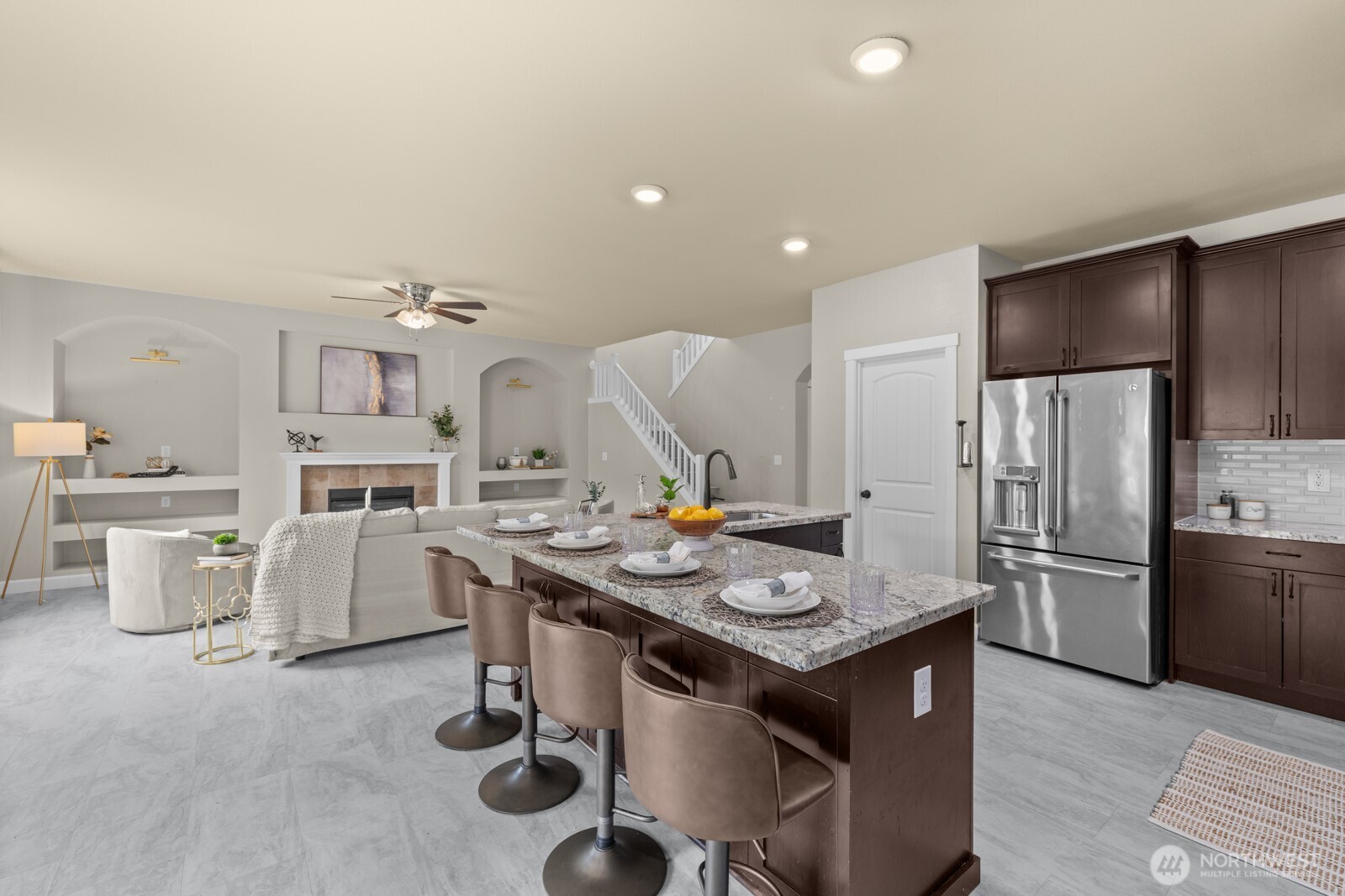 3815 Southlake Drive SE