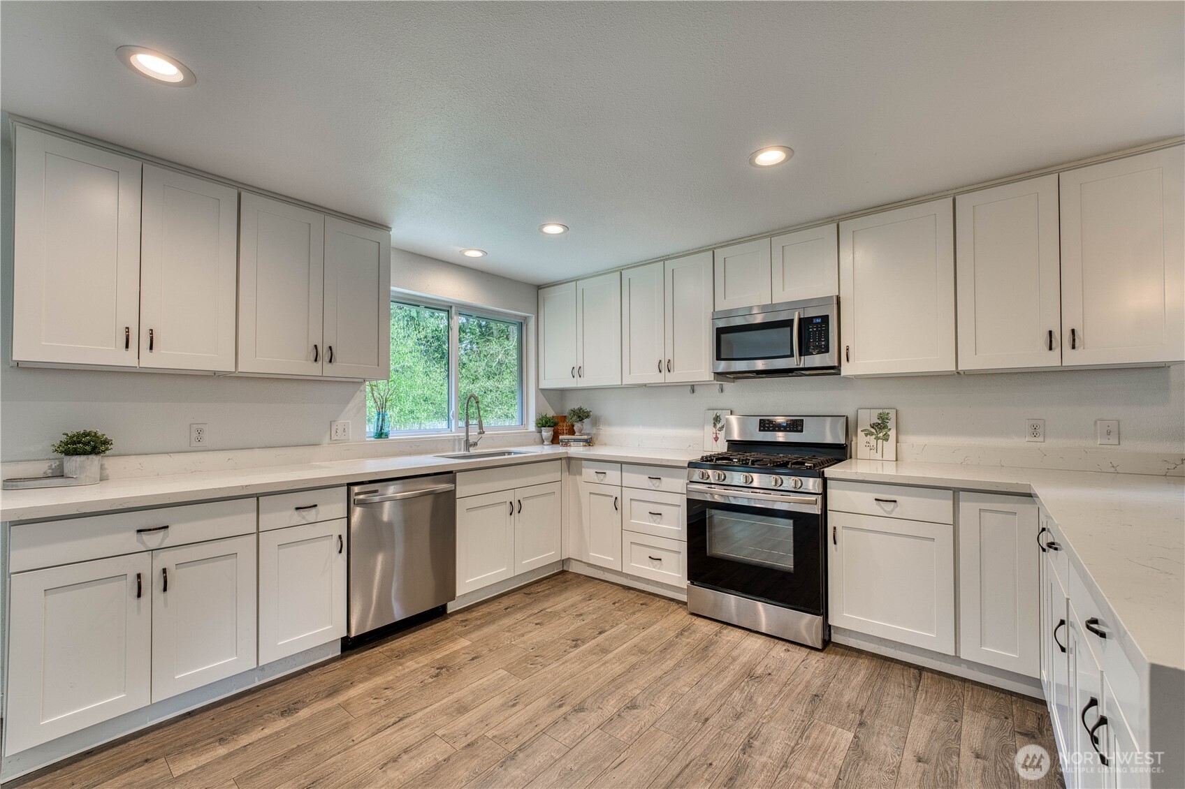 7048 NE Treemont Court