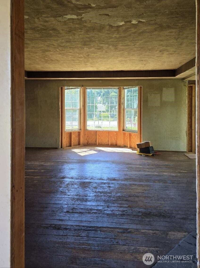 17417 Spruce Way