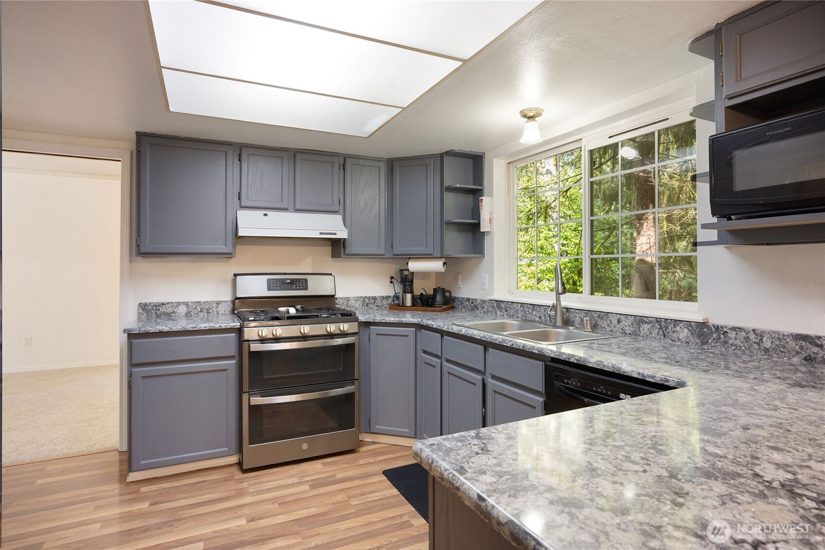 2275 Northlake Way NW