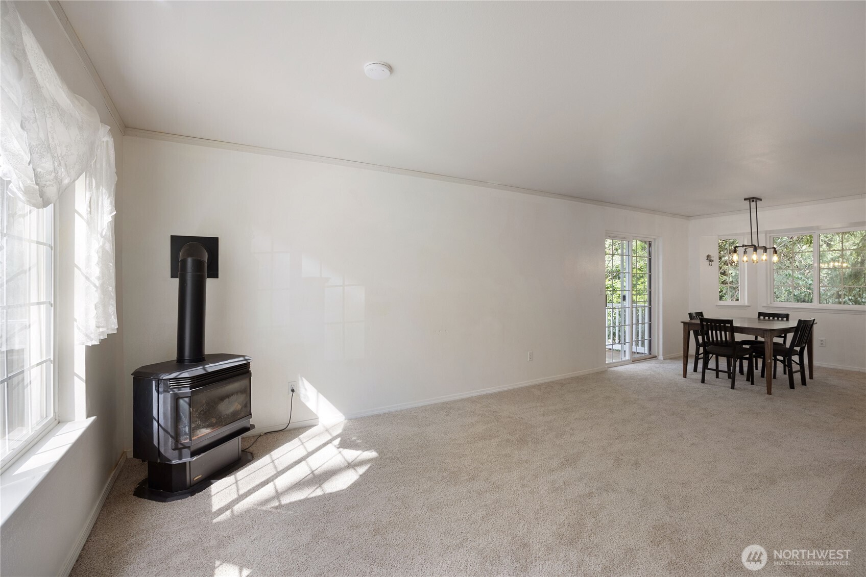 2275 Northlake Way NW