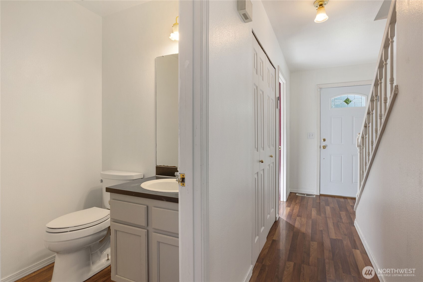 2275 Northlake Way NW