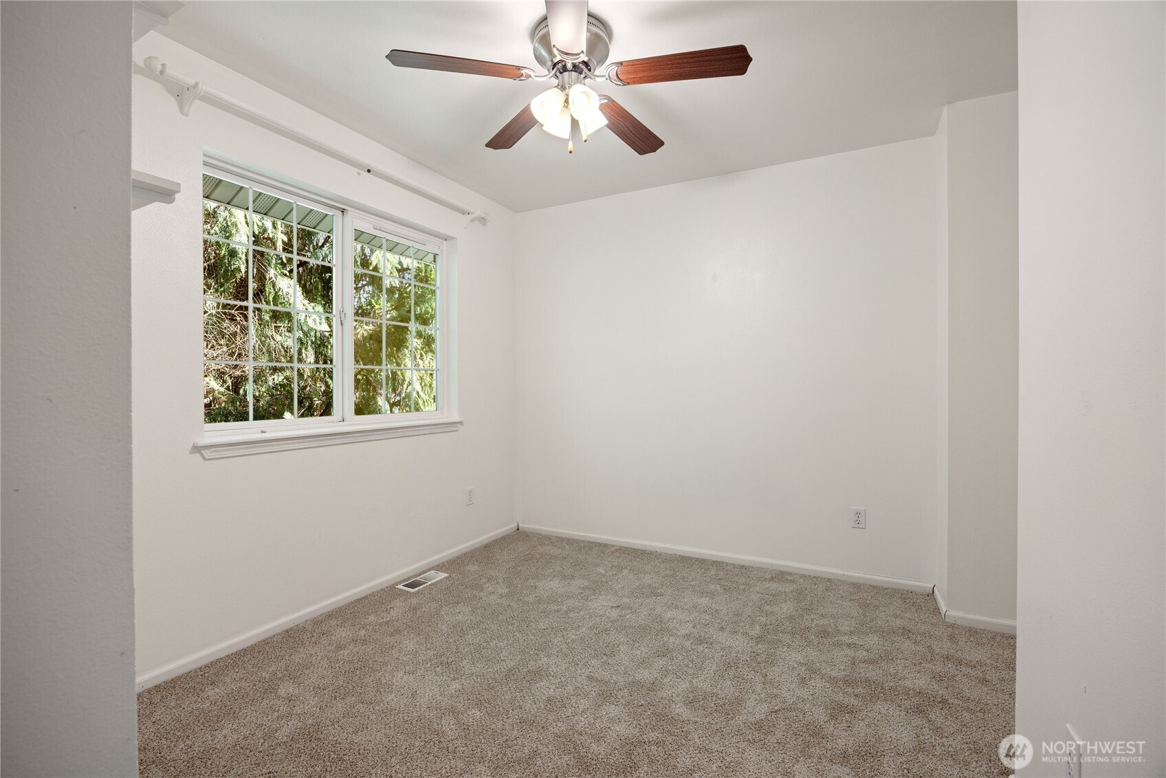 2275 Northlake Way NW