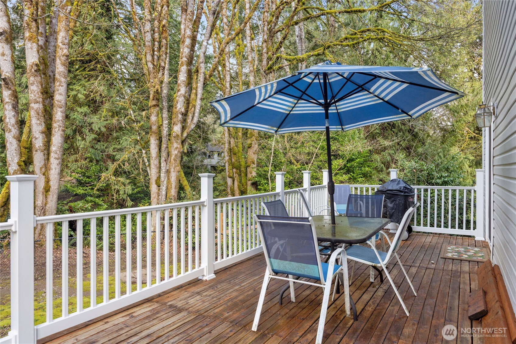 2275 Northlake Way NW