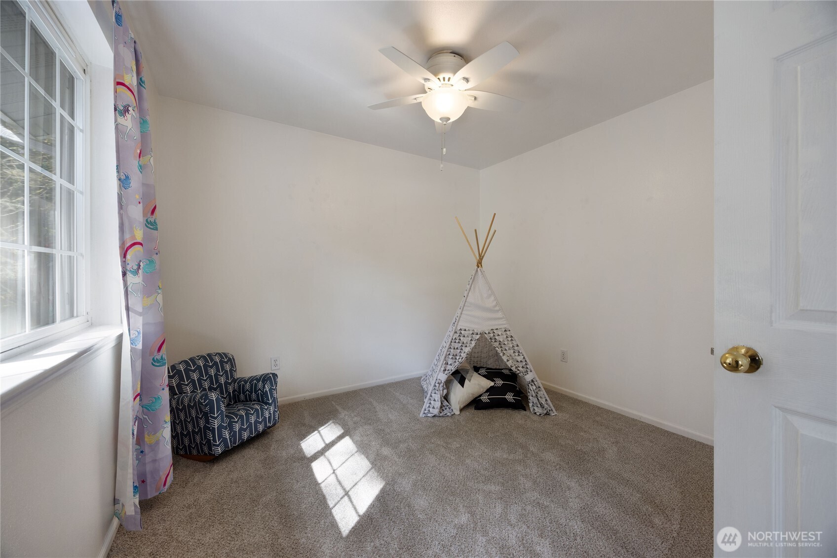 2275 Northlake Way NW