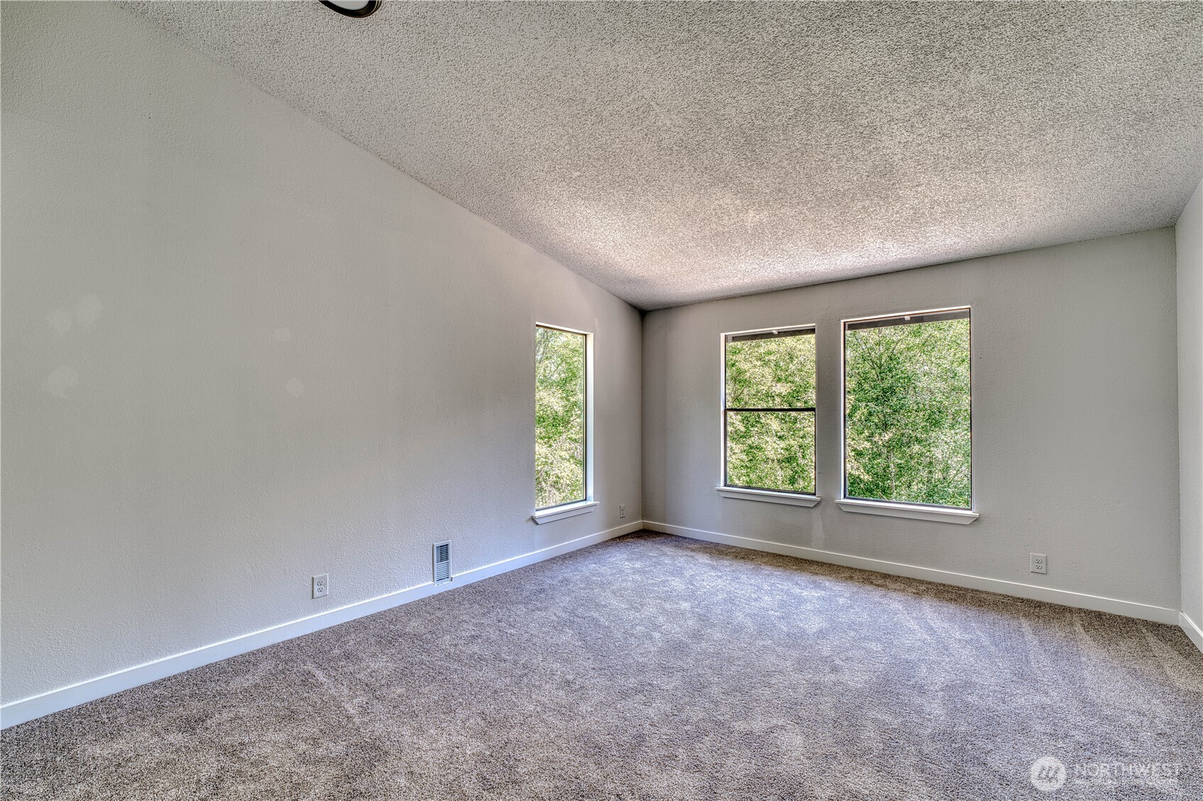 4111 Wollochet Drive NW