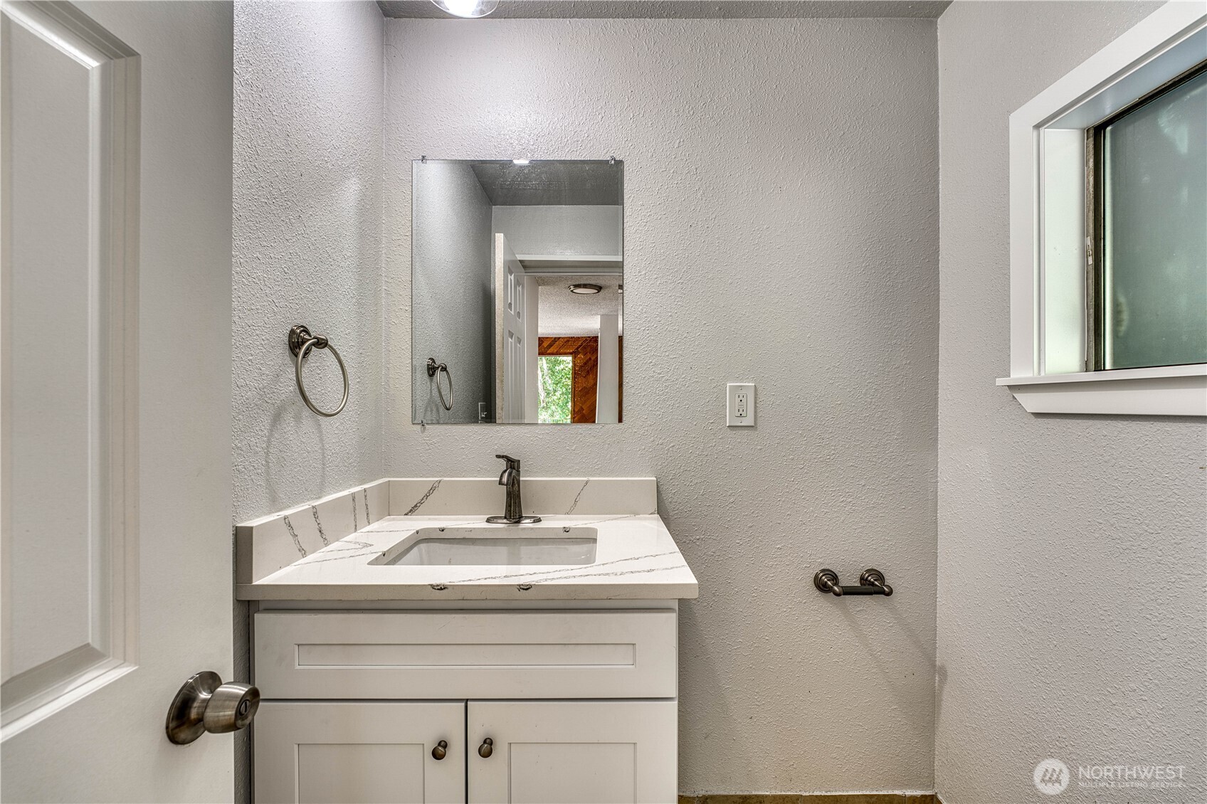 4111 Wollochet Drive NW