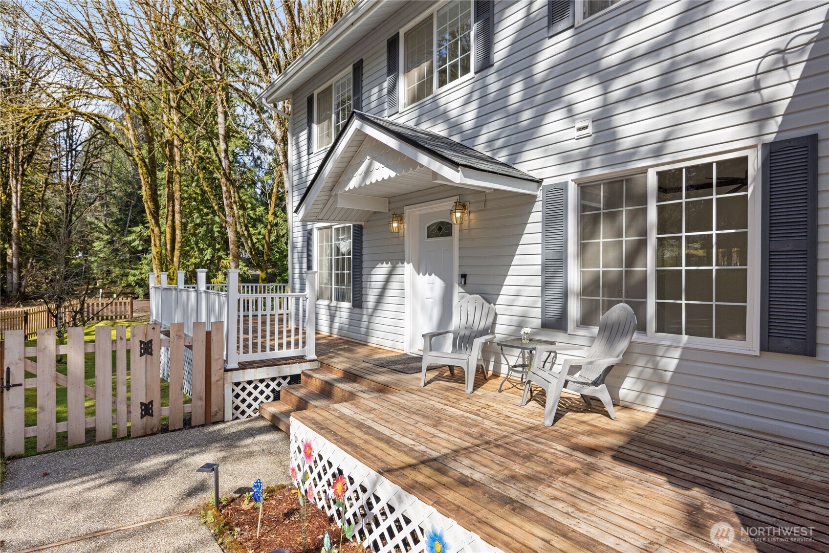 2275 Northlake Way NW