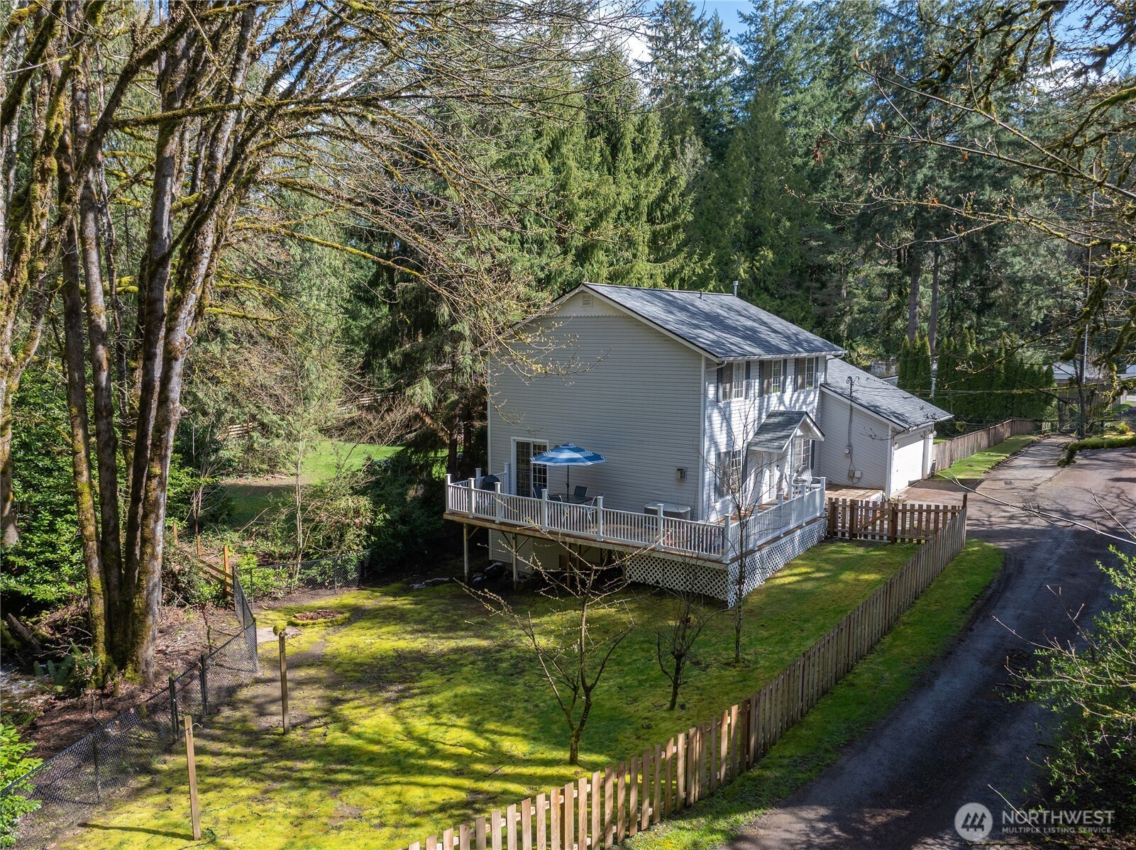 2275 Northlake Way NW