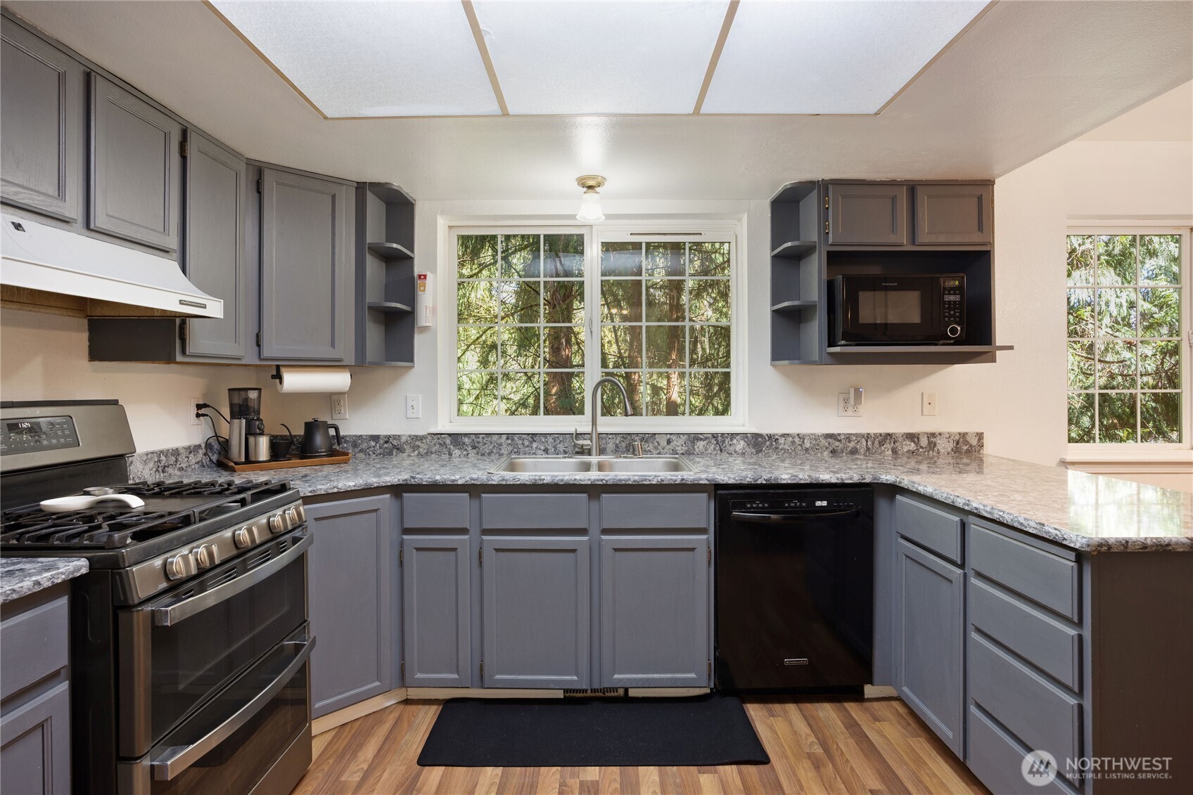 2275 Northlake Way NW