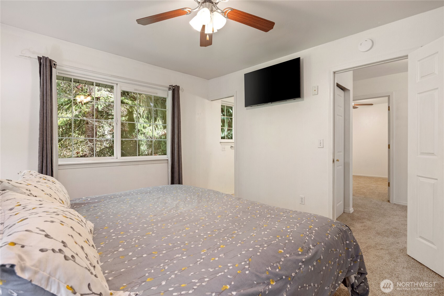 2275 Northlake Way NW