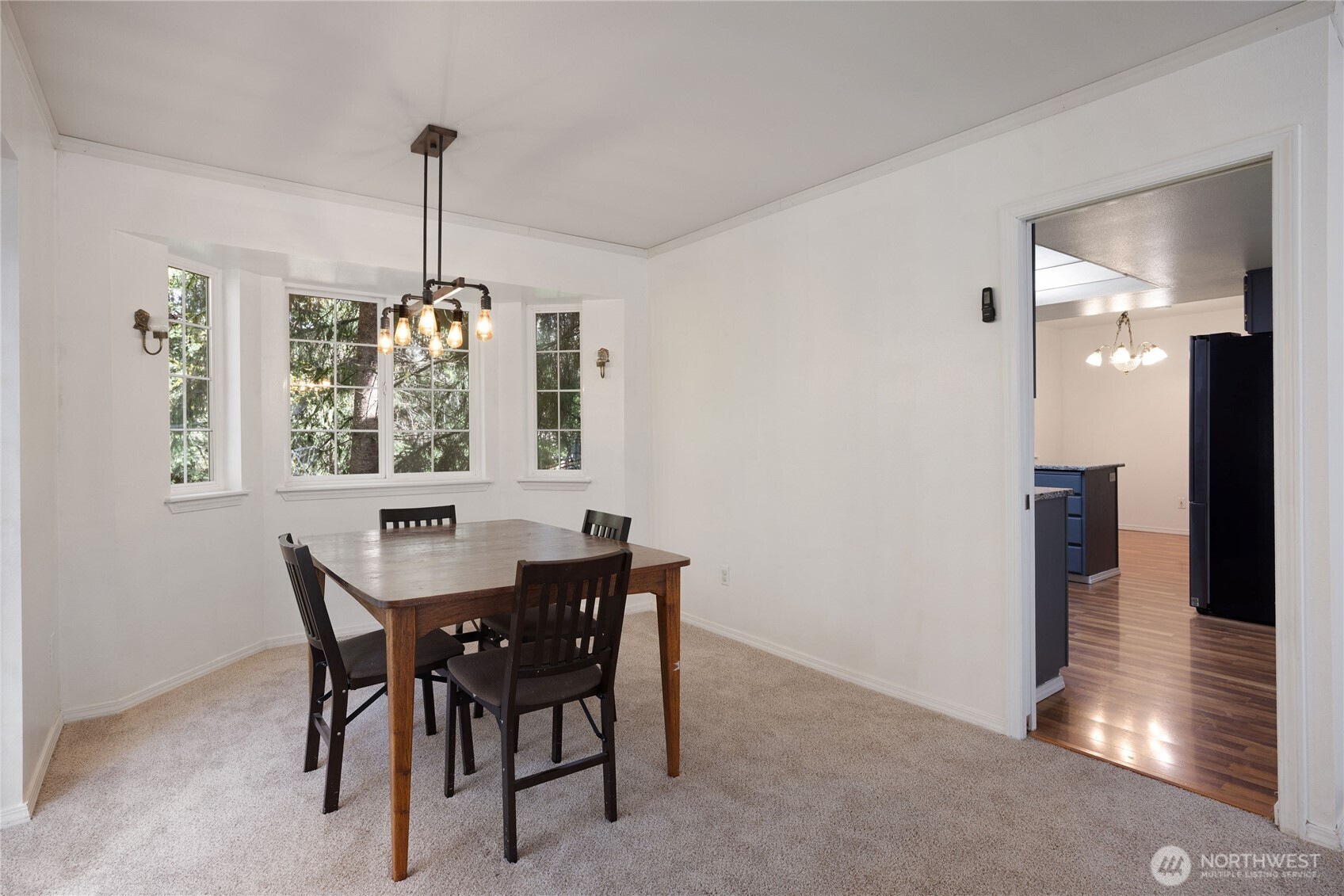 2275 Northlake Way NW