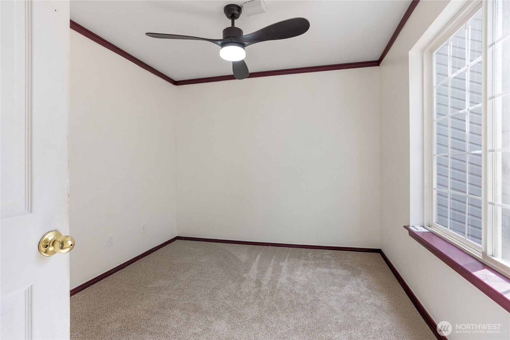 2275 Northlake Way NW