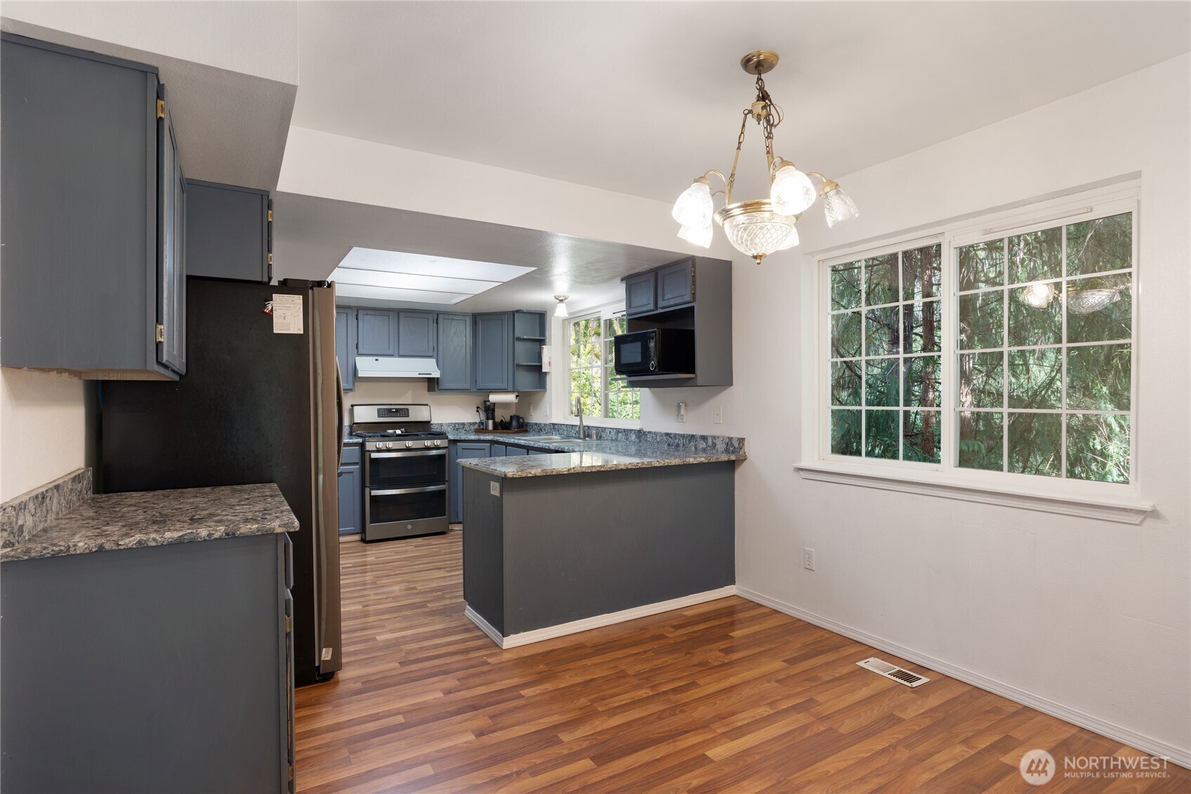 2275 Northlake Way NW