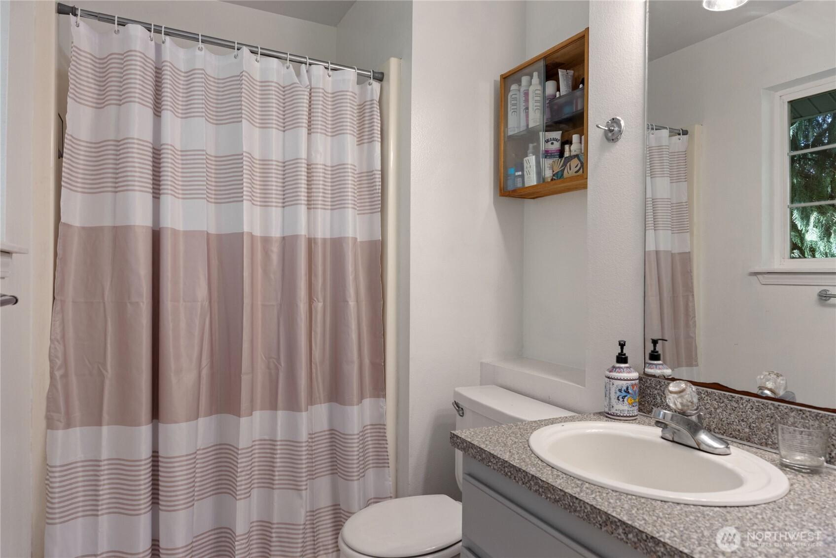 2275 Northlake Way NW