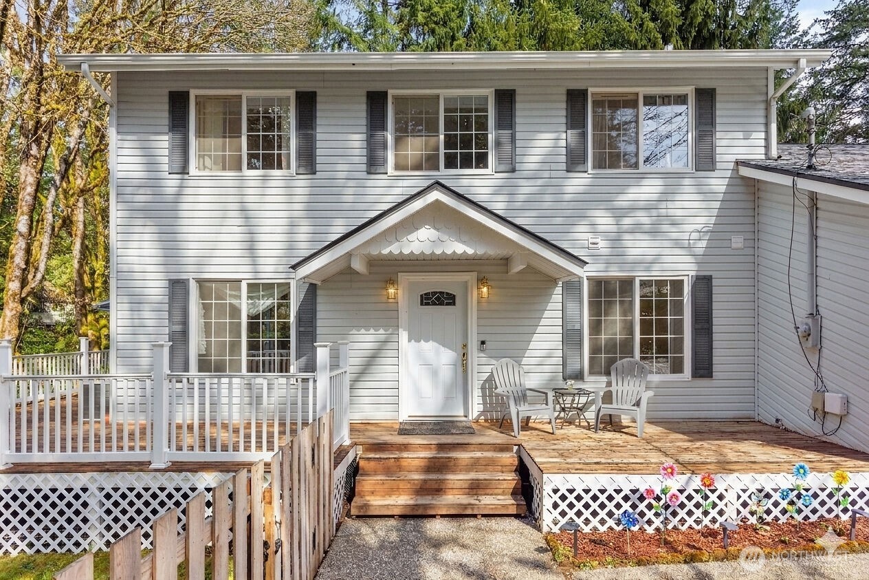 2275 Northlake Way NW