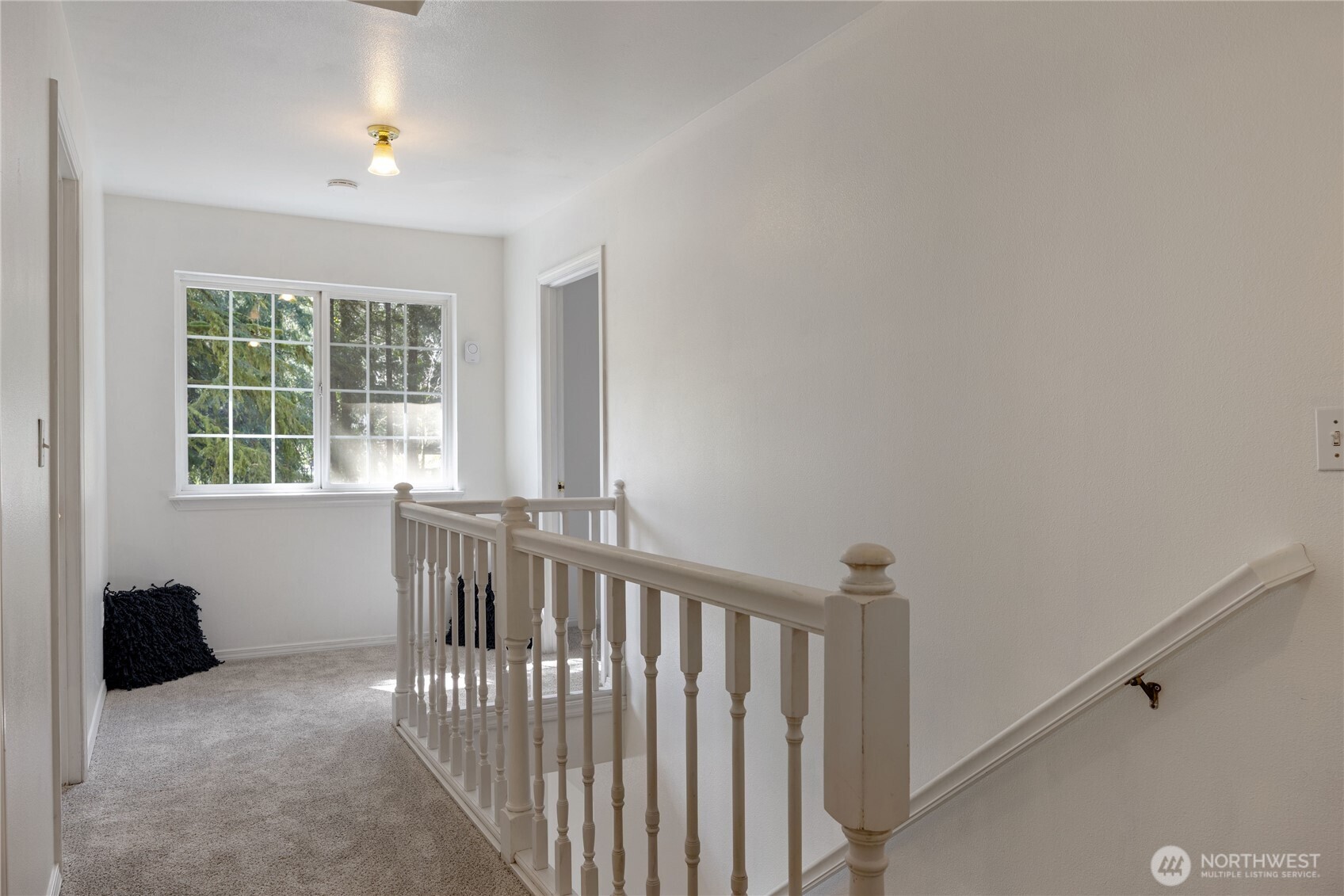 2275 Northlake Way NW