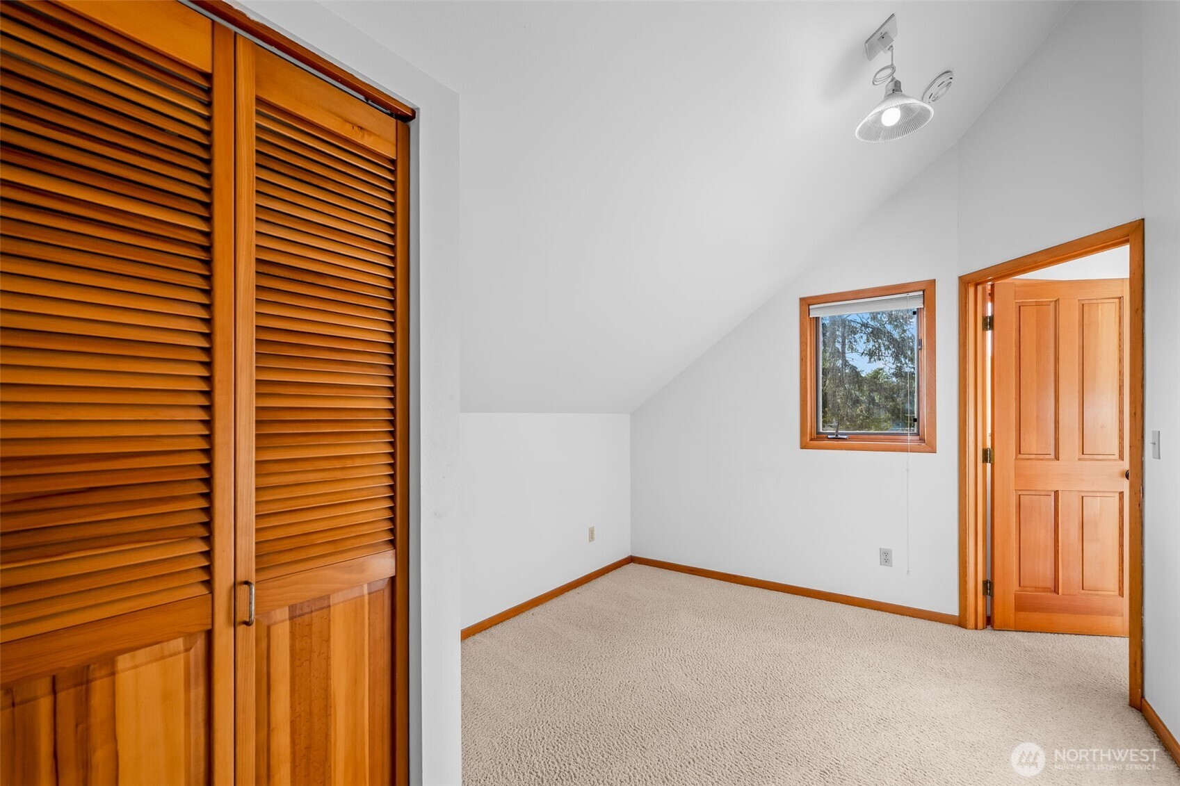 3048 Steamboat Island Road NW