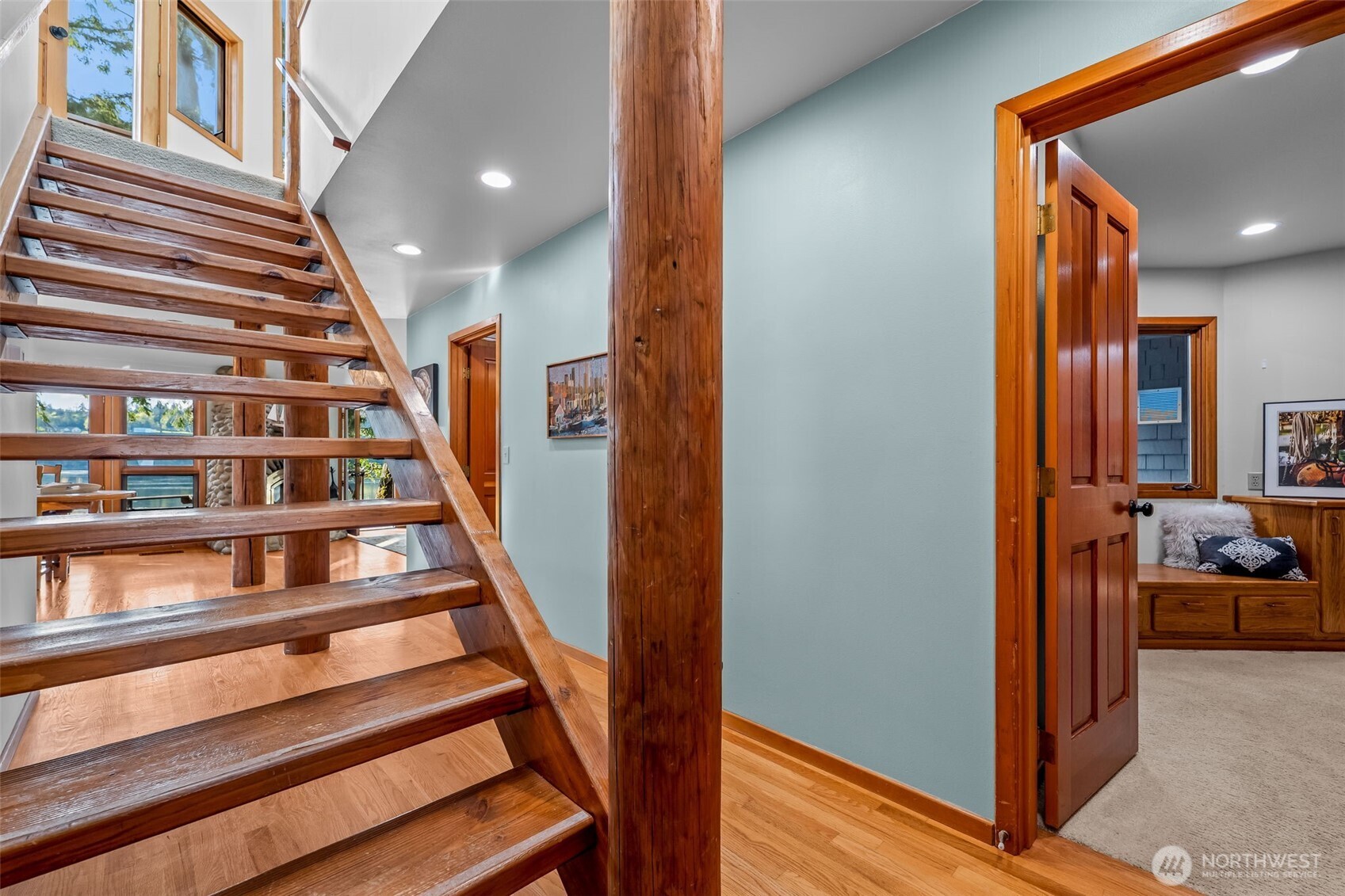 3048 Steamboat Island Road NW