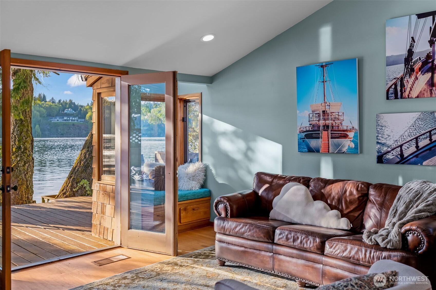 3048 Steamboat Island Road NW