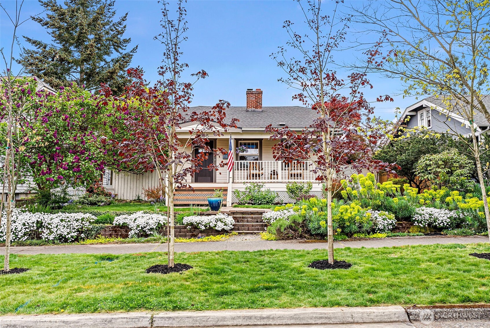 3208 N 9th Street