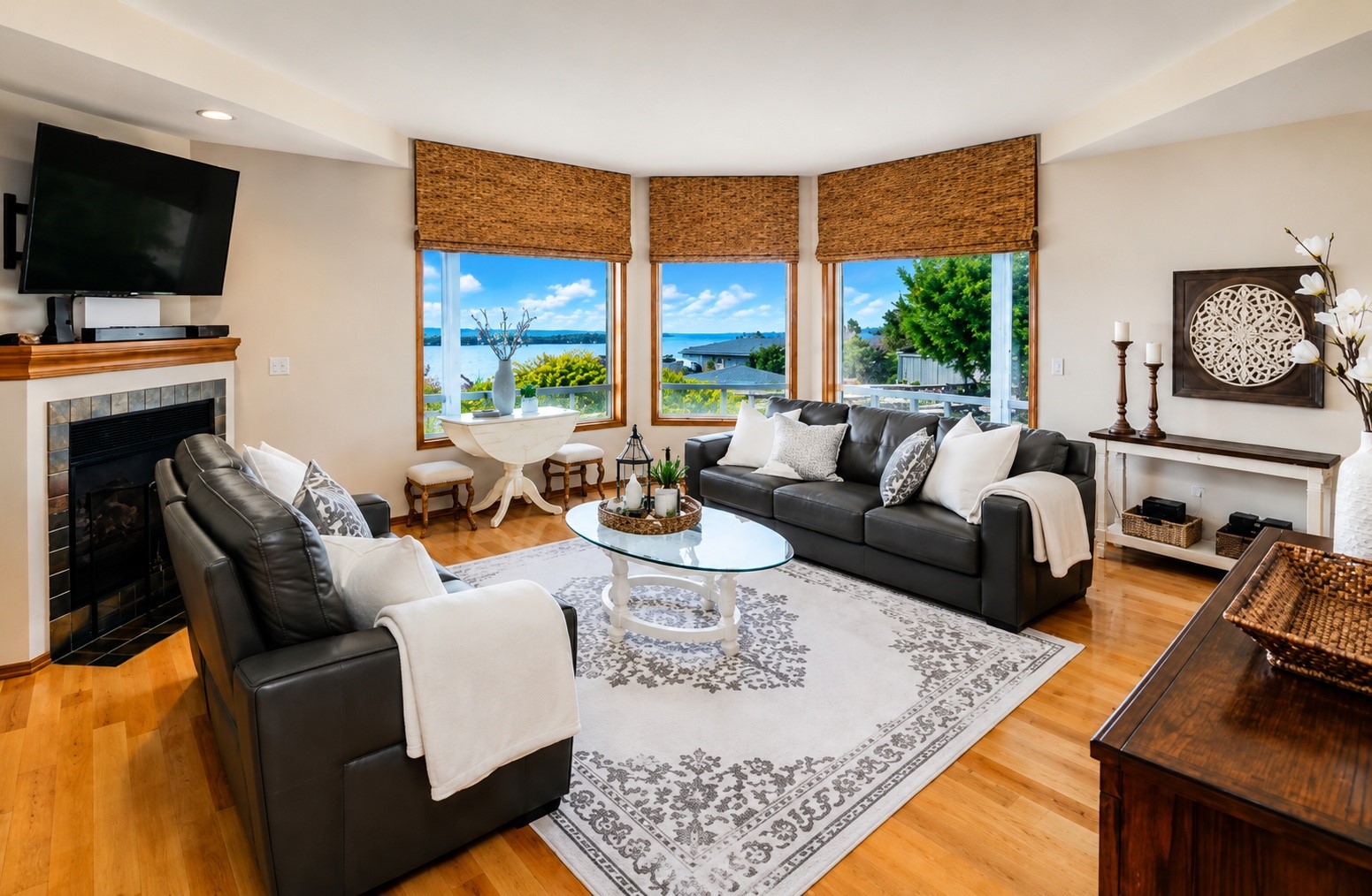 41 Leschi Drive