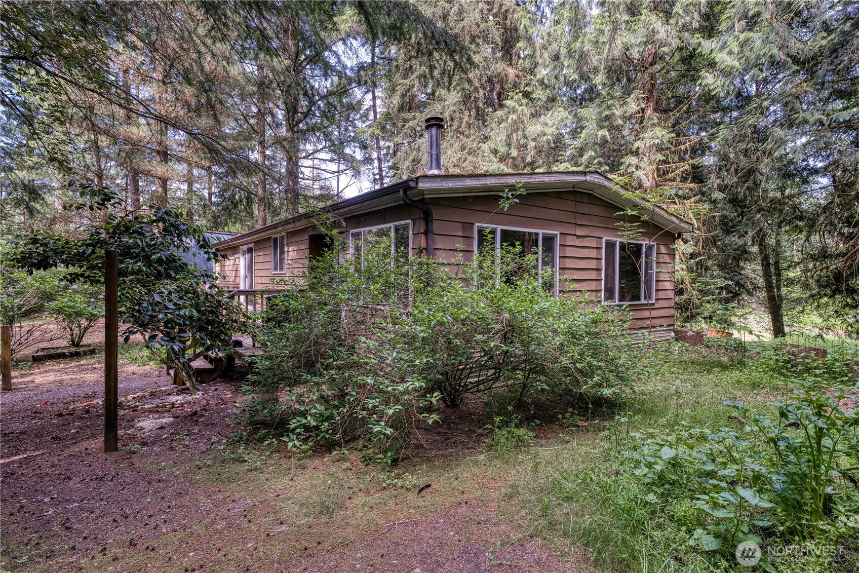 15873 Peacock Hill Road SE