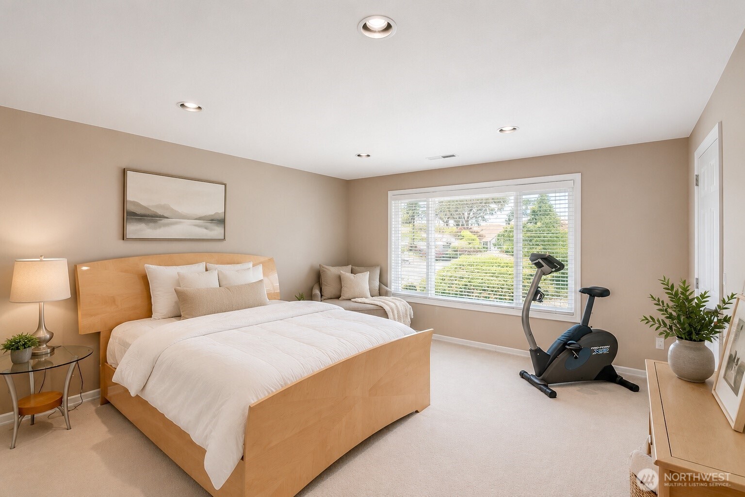 8614 Zircon Drive SW