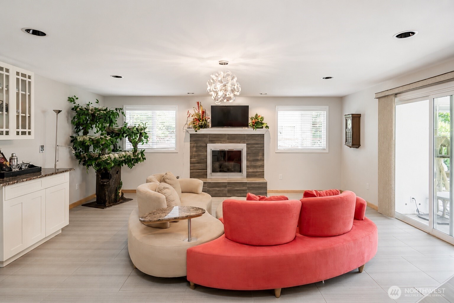 8614 Zircon Drive SW