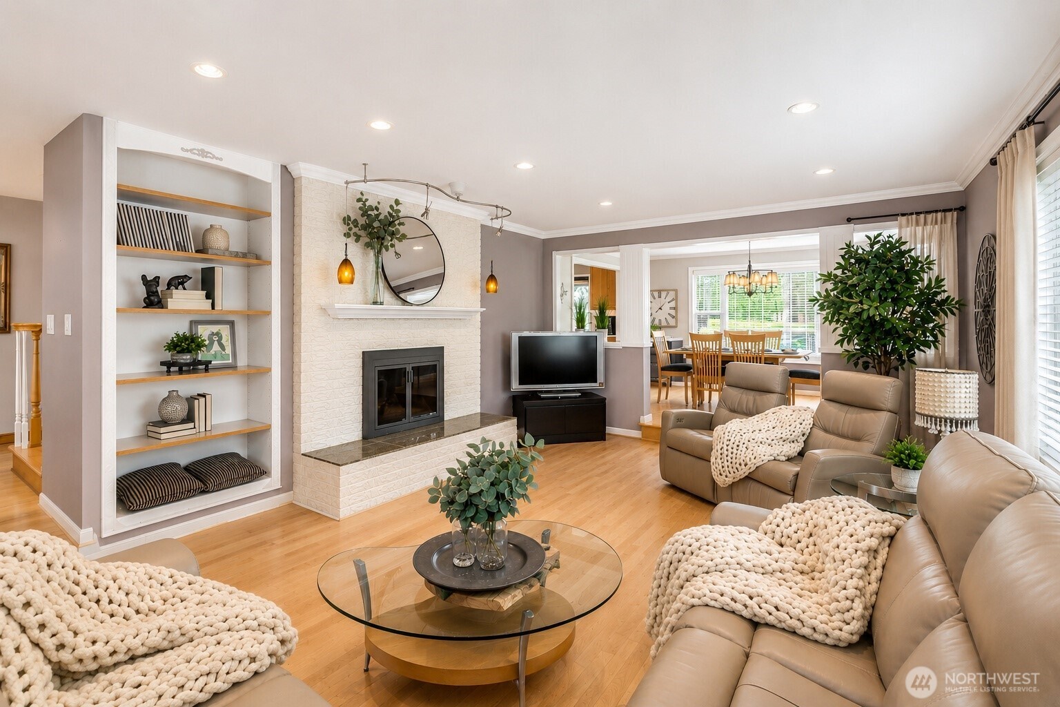 8614 Zircon Drive SW