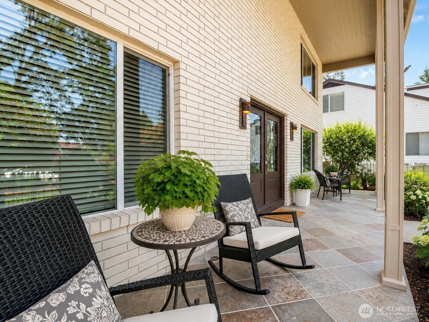8614 Zircon Drive SW