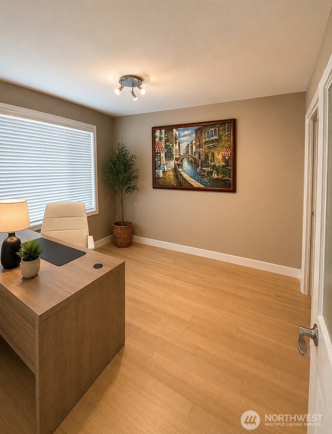 8614 Zircon Drive SW