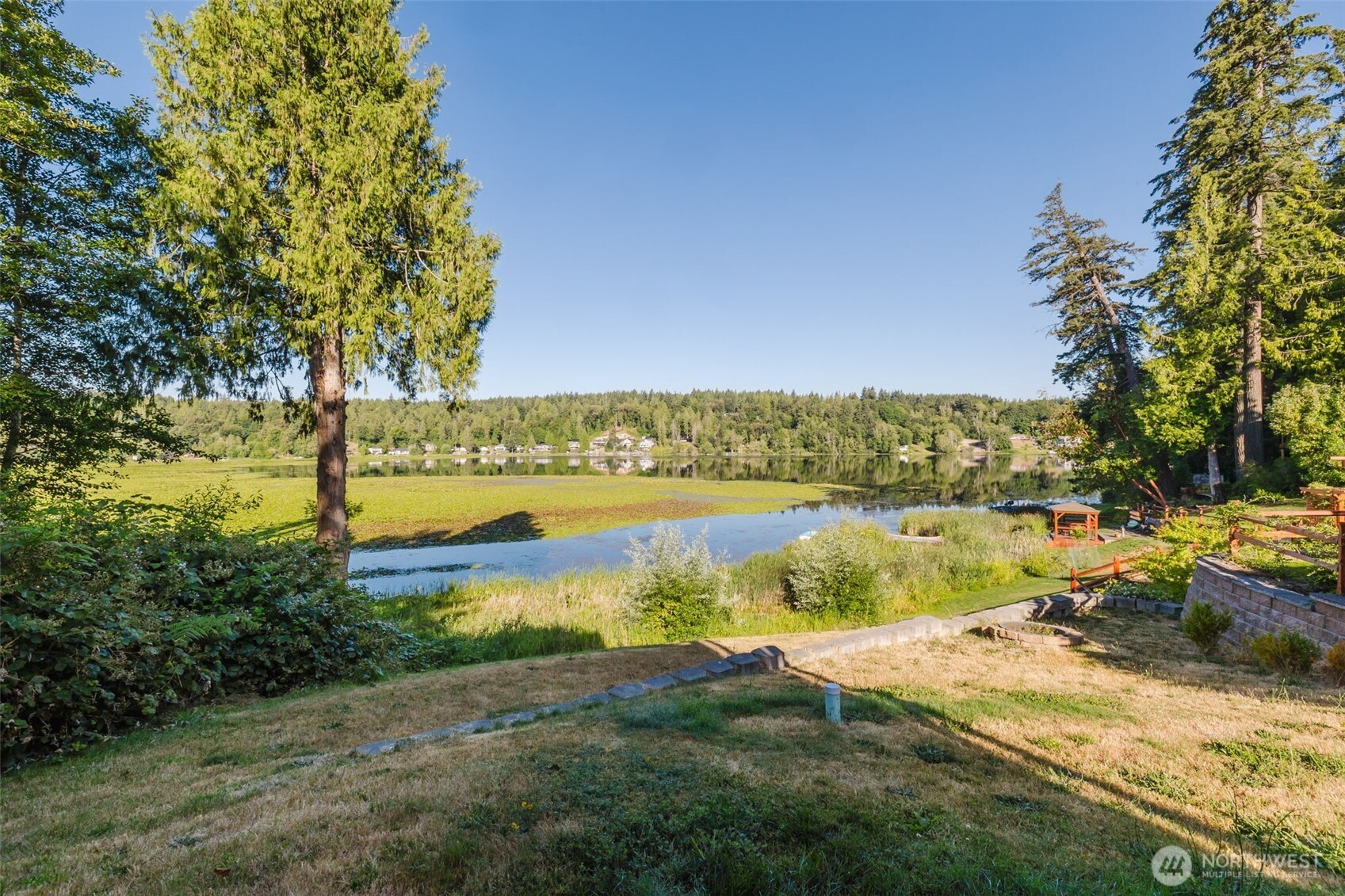 8022 Long Lake Road SE