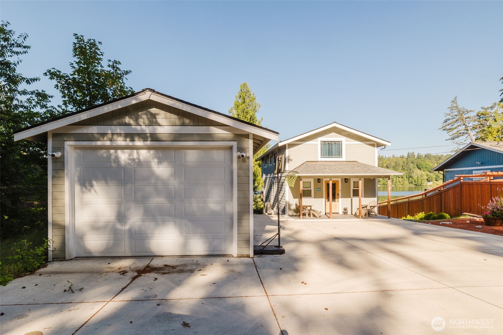 8022 Long Lake Road SE