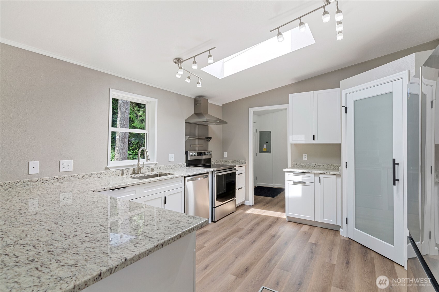 21 E Willopa Road