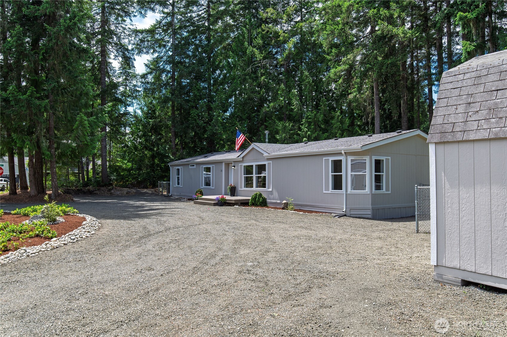 21 E Willopa Road