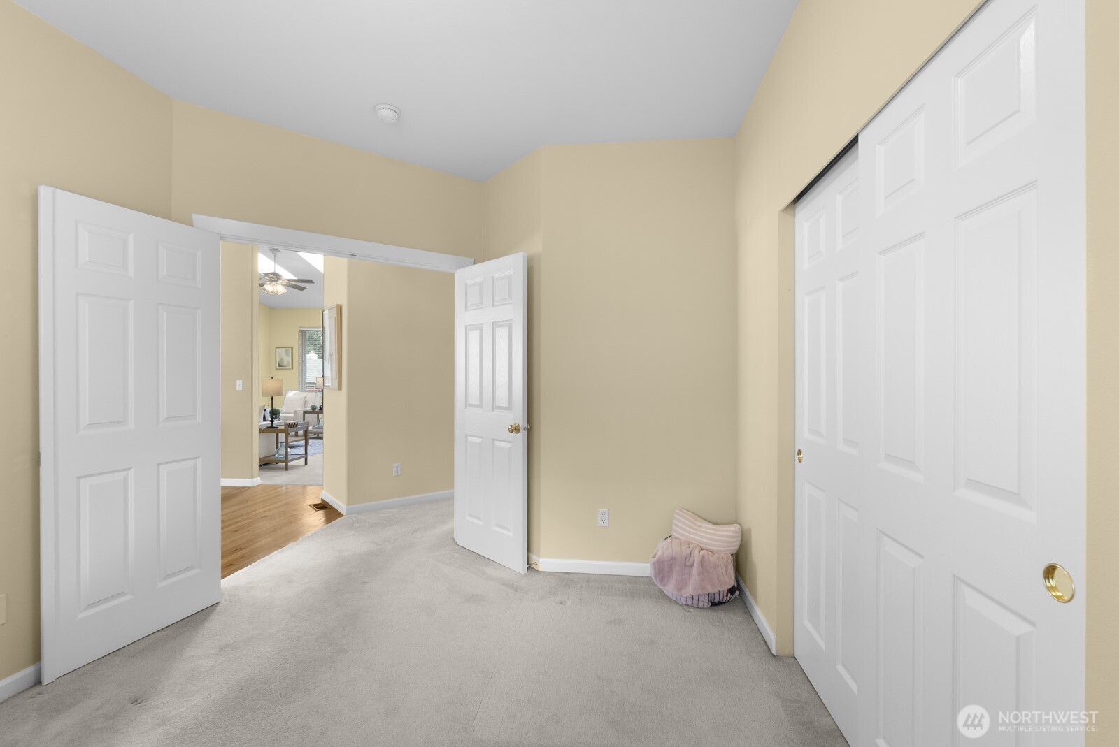 2744 Sutherland Place