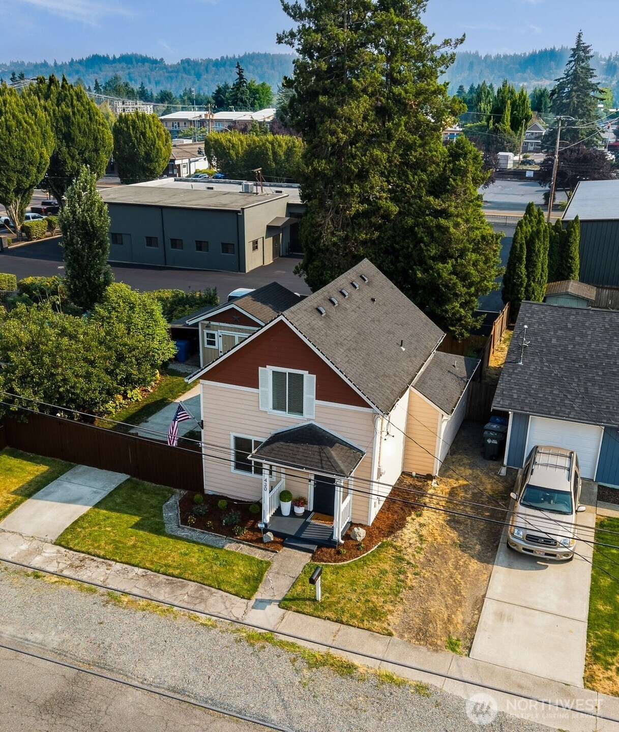 430 2nd Avenue NE