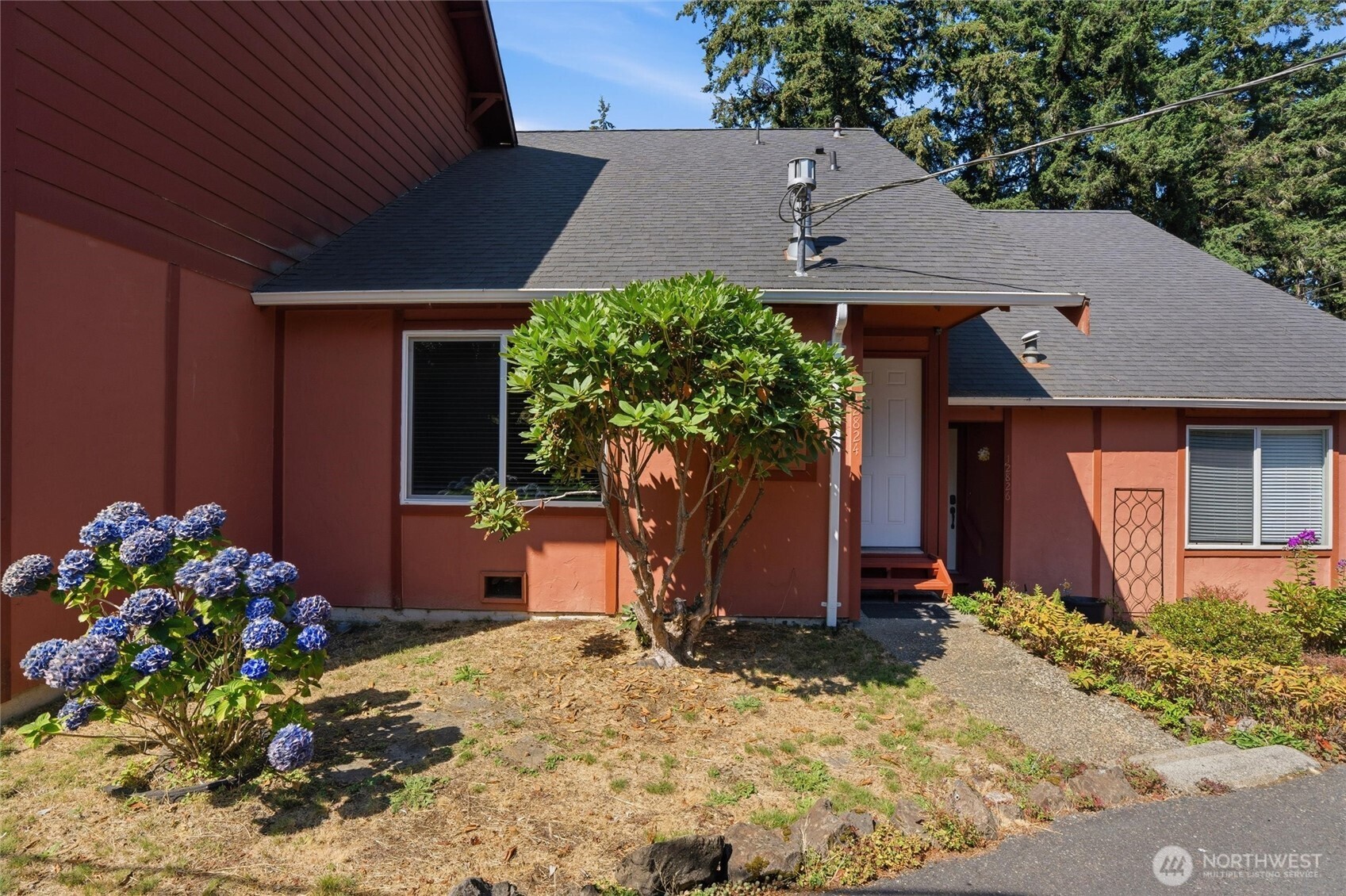 12824 62nd Avenue NW Unit: D4