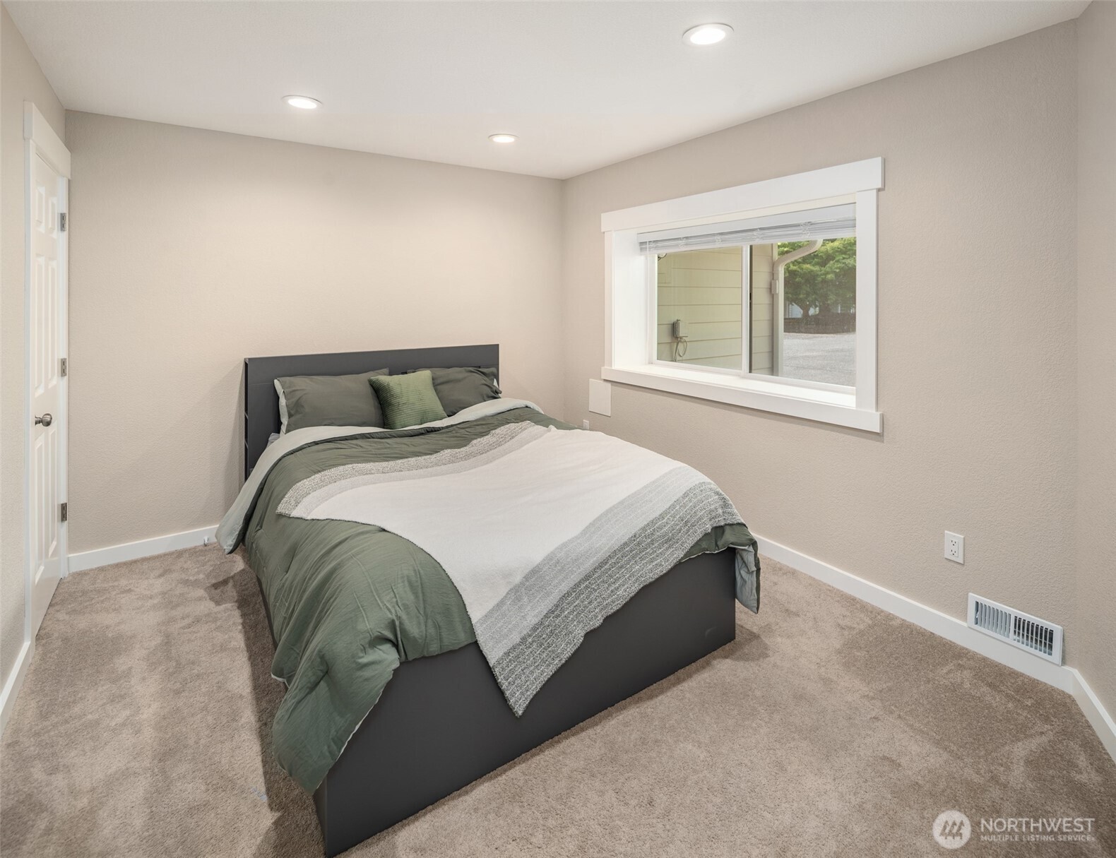 10516 36th Street Ct NW