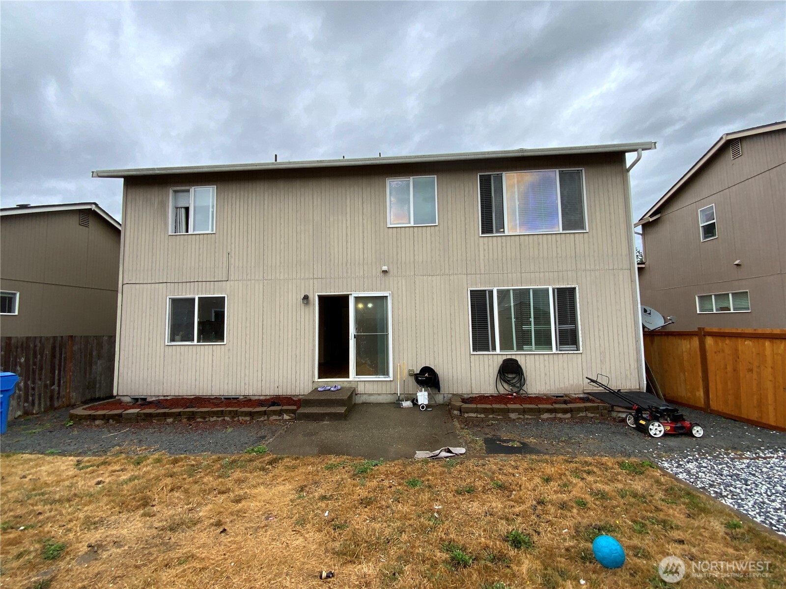 1606 185th Street E