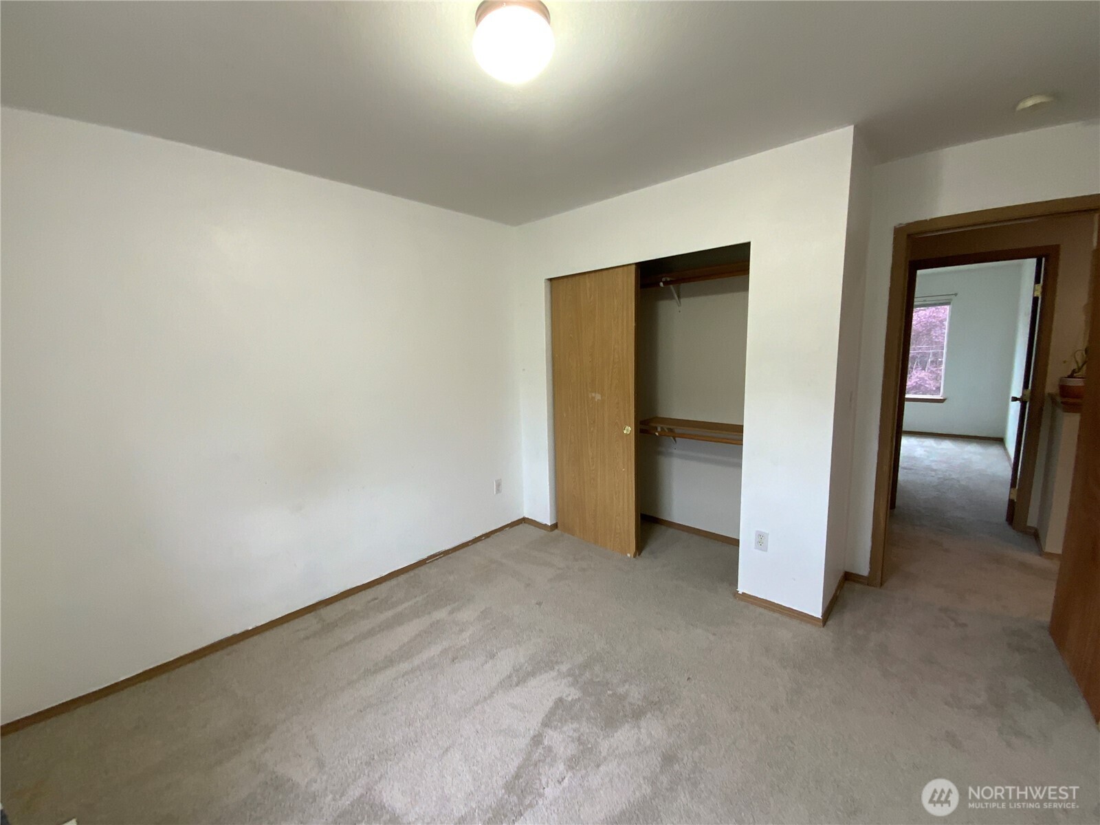 1606 185th Street E