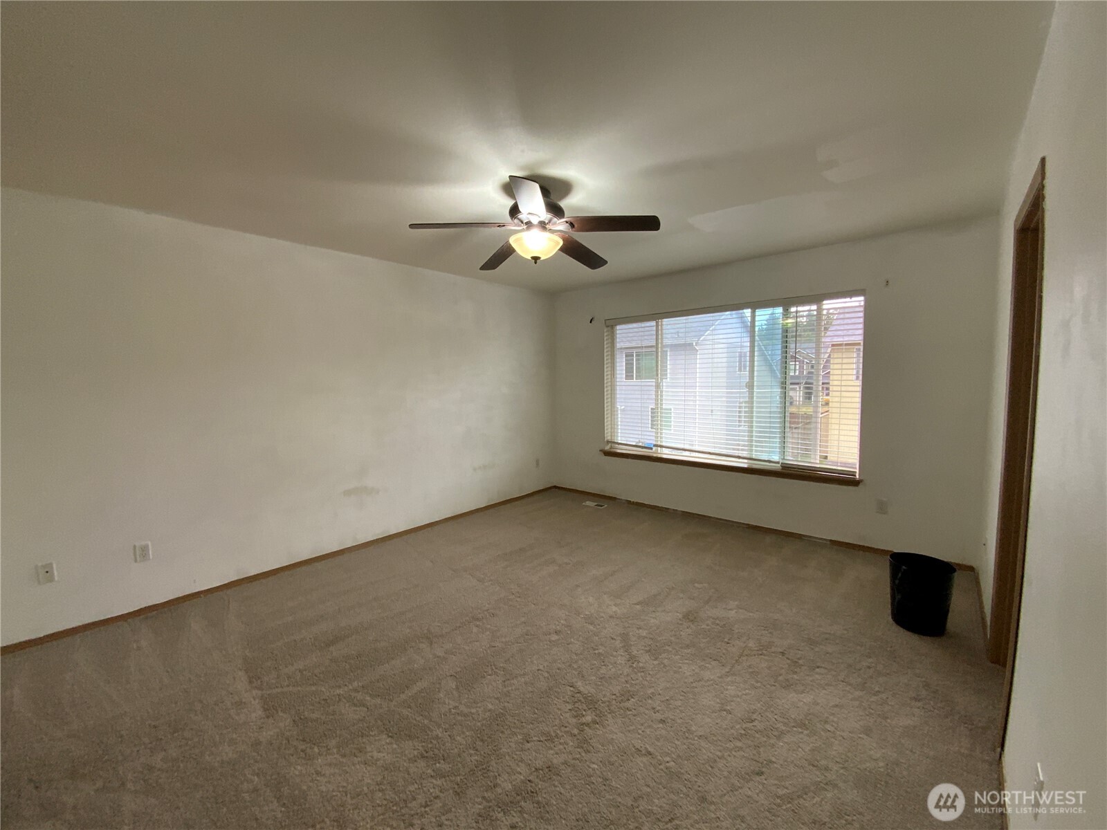 1606 185th Street E