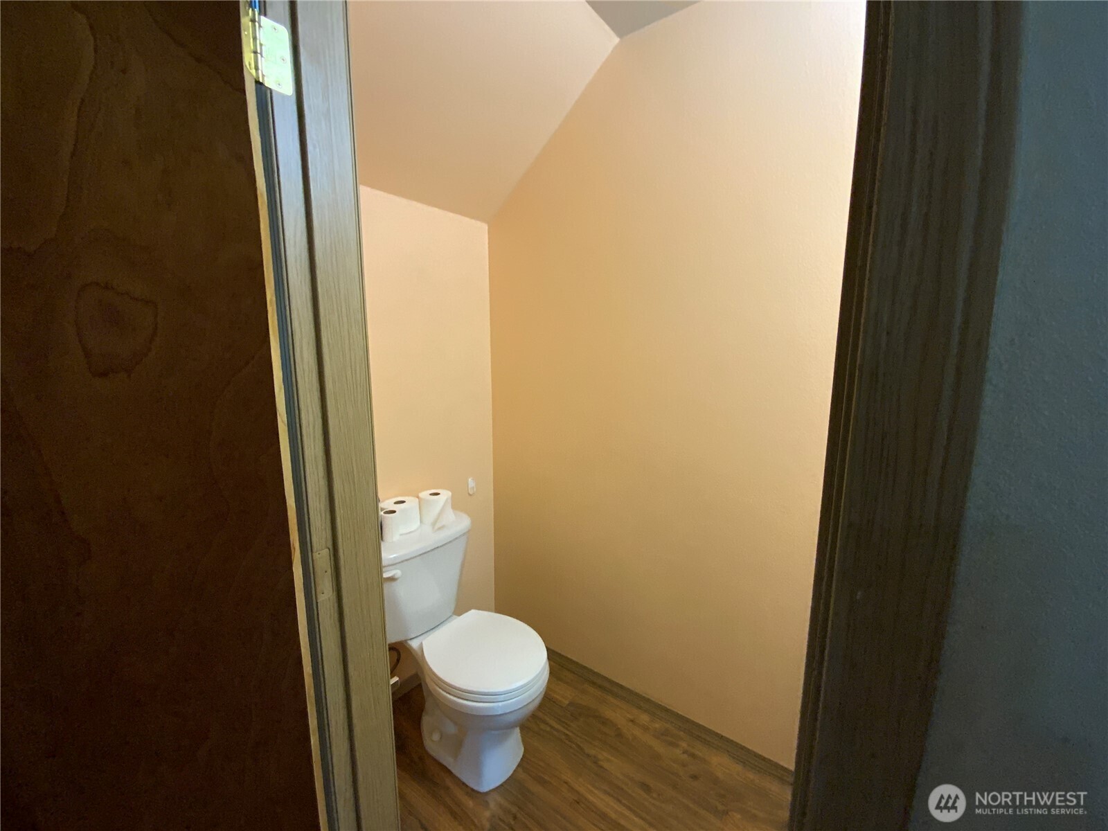 1606 185th Street E